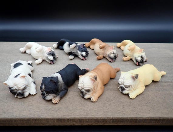 ミニチュアブルドッグのおもちゃのモデル。イギリスの犬の彫像 