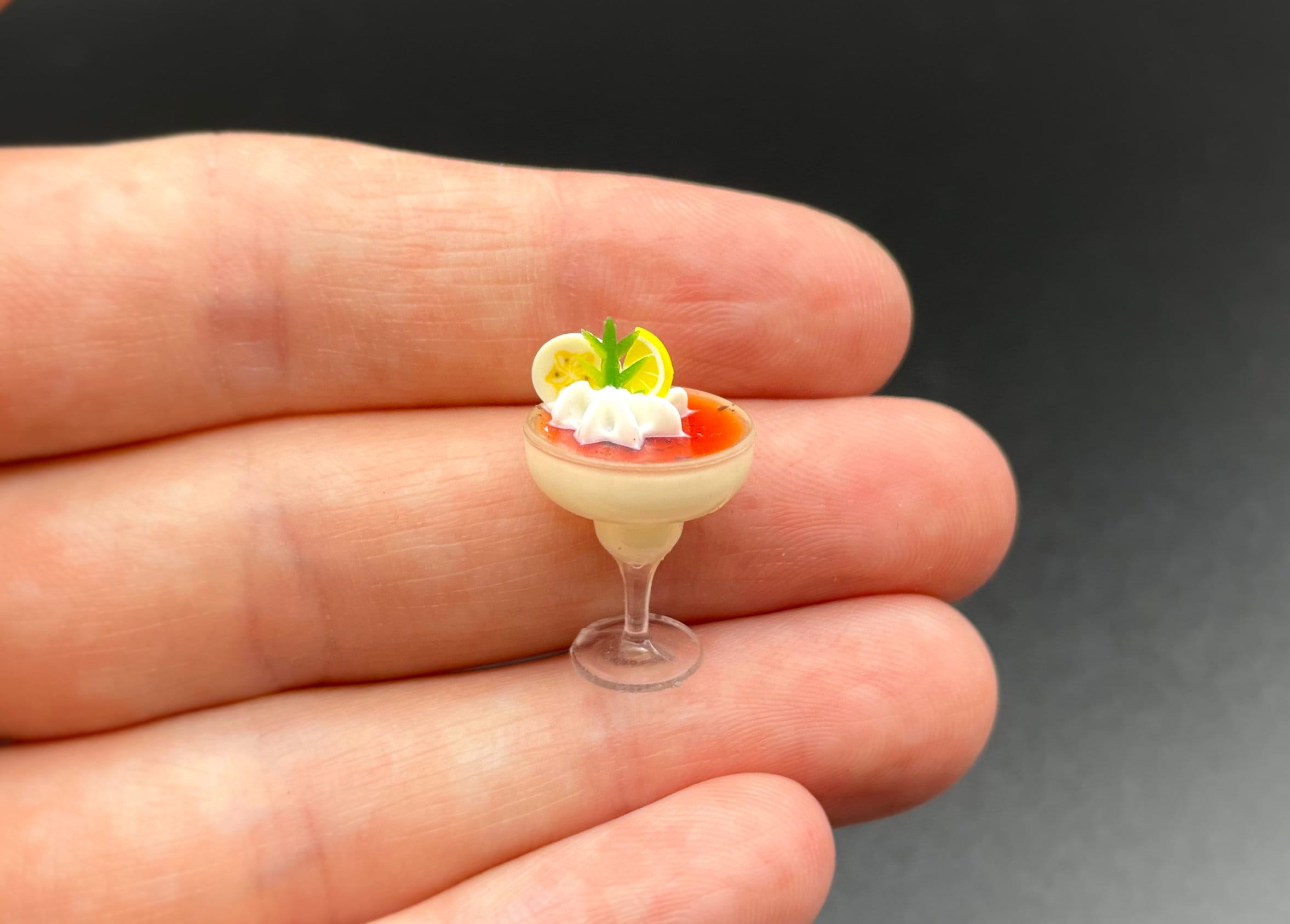 Miniature Cocktail Drinking Glasses. 1:12 Scale. Dollhouse Kitchen