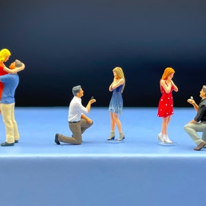 Miniature Couples. Proposal / Engagement Figures. 1:87 Scale