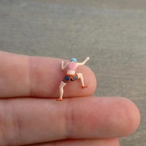 Mini Rock Climbers. Man and Woman. 1:87 Scale Woman