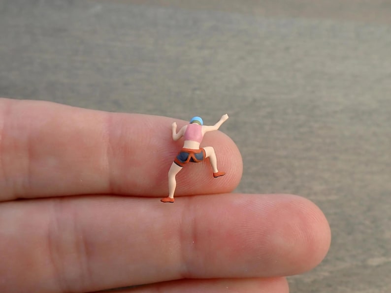 Mini Rock Climbers. Man and Woman. 1:87 Scale Woman