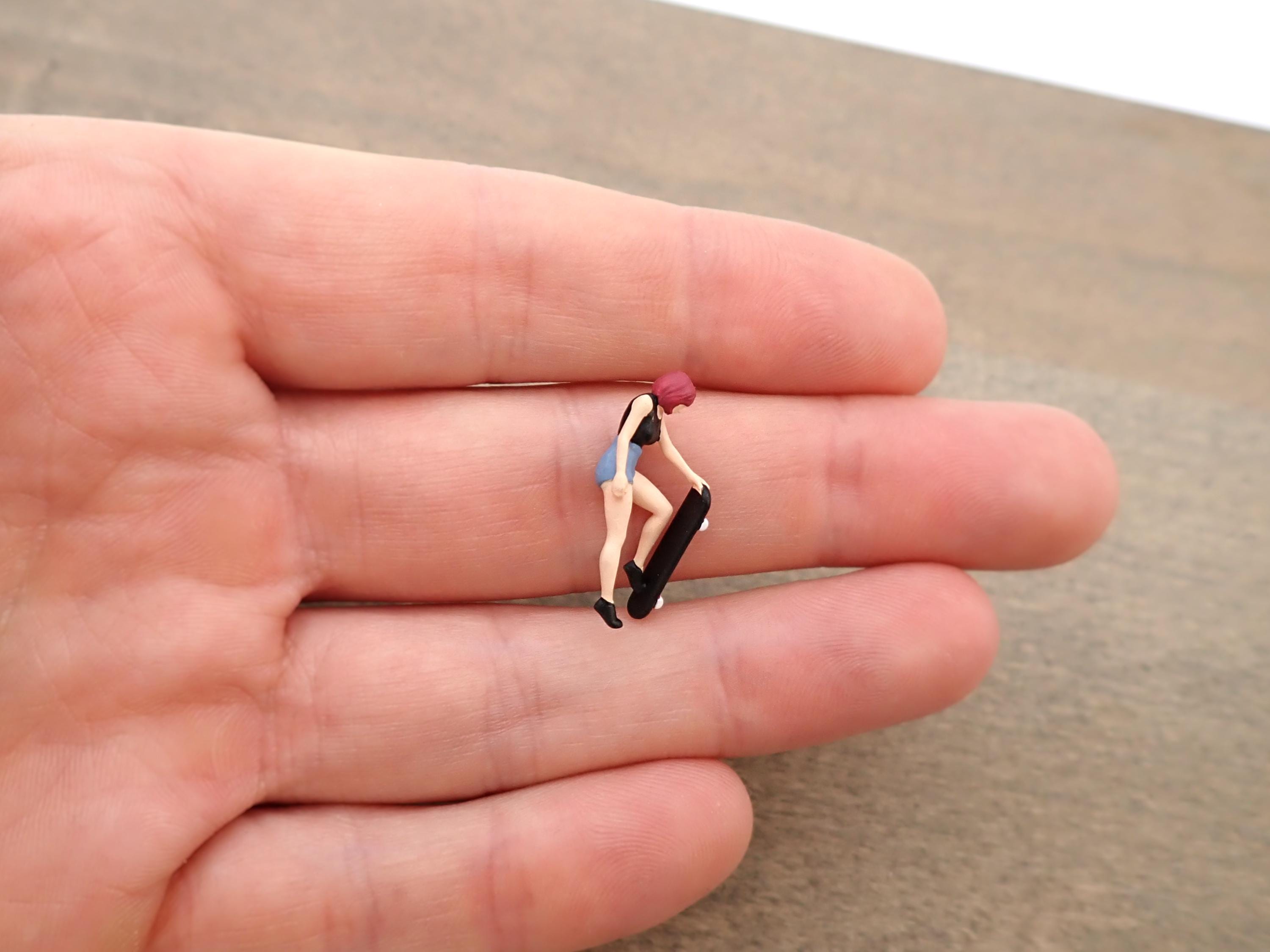 Athlete Sports Figures. Human Miniatures. 1:64 Scale. Skater, Ski