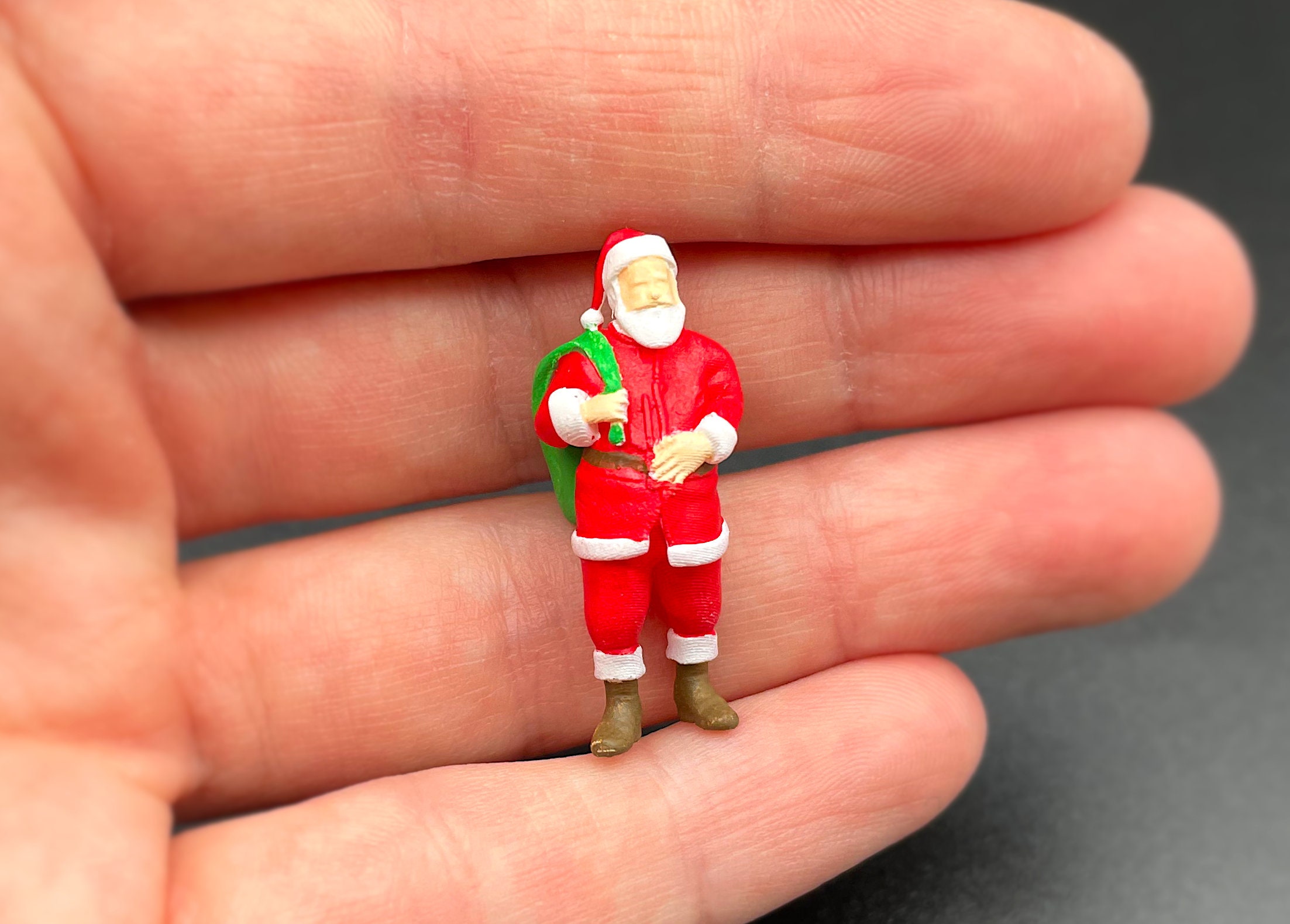 Santa Claus / Father Christmas Figures. 1:64 Scale Miniature