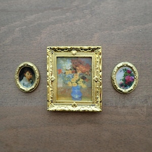 Miniaturas con marcos dorados ornamentados. Accesorios en miniatura a escala 1:12. «Girasoles».