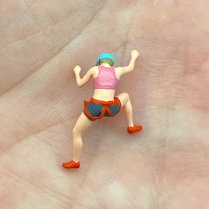 Figurines miniatures randonneurs grimpeurs campeurs. Échelle 1:64 Rock Climber Female