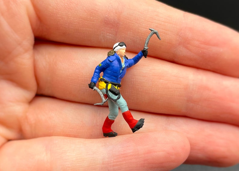 Miniatur Wanderer Kletterer Camper Figuren. 1:64 Maßstab Ice Pick Climber