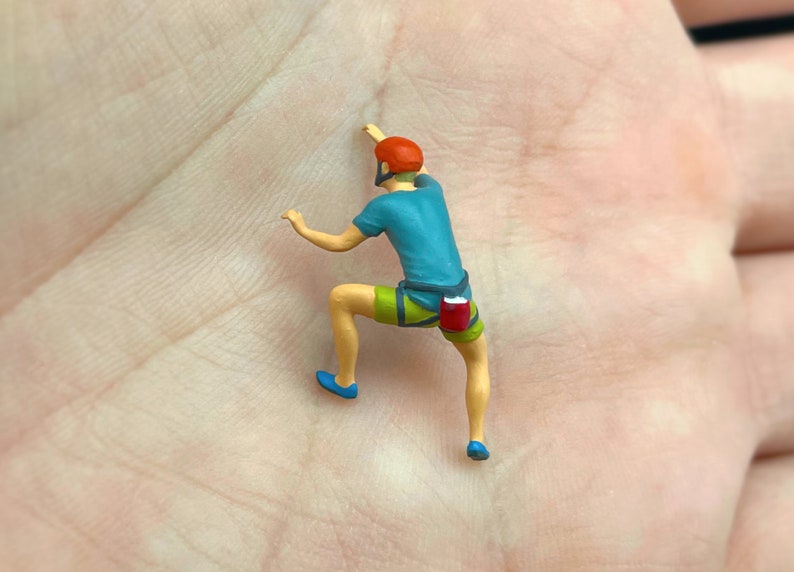 Miniatur Wanderer Kletterer Camper Figuren. 1:64 Maßstab Rock Climber Male