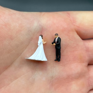 Miniature Couples Figures. 1:64, 1/87 Scale. Lovers Bride Groom Wedding Both. Hands. 1:87