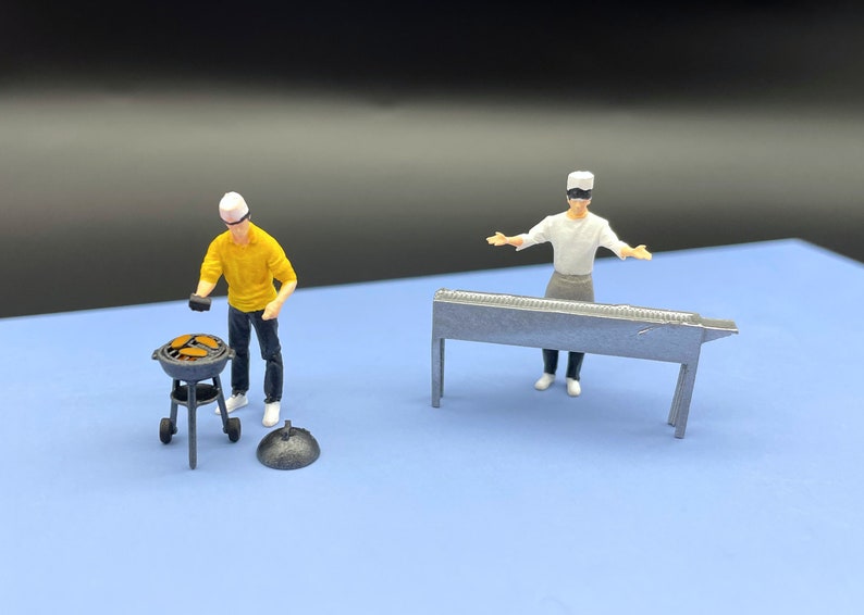 miniature bbq grill chef hand painted 1:64 scale