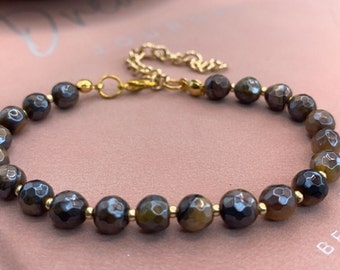 Handmade bracelet. Tiger's Eye gemstone.  Dainty and Healing bracelet. 6mm, beaded bracelet. Minimalist style bracelet. Gift for her.