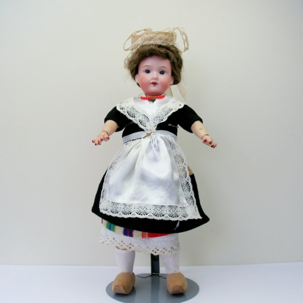 Antique doll Armand Marseille 390 - AM 4/0- bisque head - first half 20th century - Germany