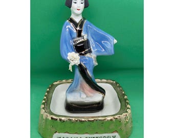Jim Beam 1977 Madama Butterfly Paperweight 7.75&quot; Tall Statue With Gold Trim Base