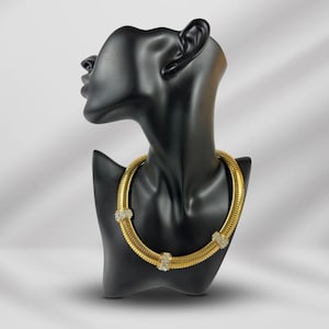 Unsigned Ciner Vintage Gold-Tone Omega Chain Choker – Flexible Collar Necklace