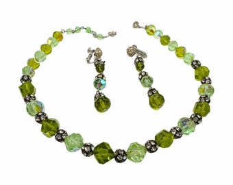 Set di collana e orecchini vintage in vetro verde e strass Vendome