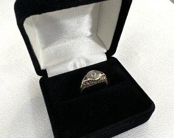 Size 4.75 14K White Gold Antique Ring with Diamond - Timeless Beauty for Women