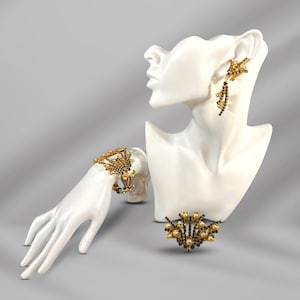 Fashion Jewelry  Vintage Burgundy Almandine Gemstone  Carnegie Set Of Bracelet , Earrings , Brooch