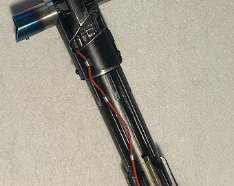 Sable Legacy KR7 / Guardamanos desgastado hecho a mano con hojas de neopixel