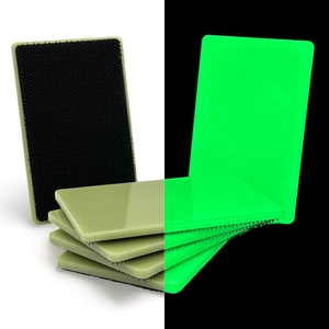 TARJETAS GLOW con respaldo de VELCRO HyperGlow de GlowDaddy Tarjeta de crédito que brilla en la oscuridad, equipo para acampar, emergencia, llavero, marcadores
