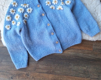 100% Handmade Sweater with Embroidered Daisies