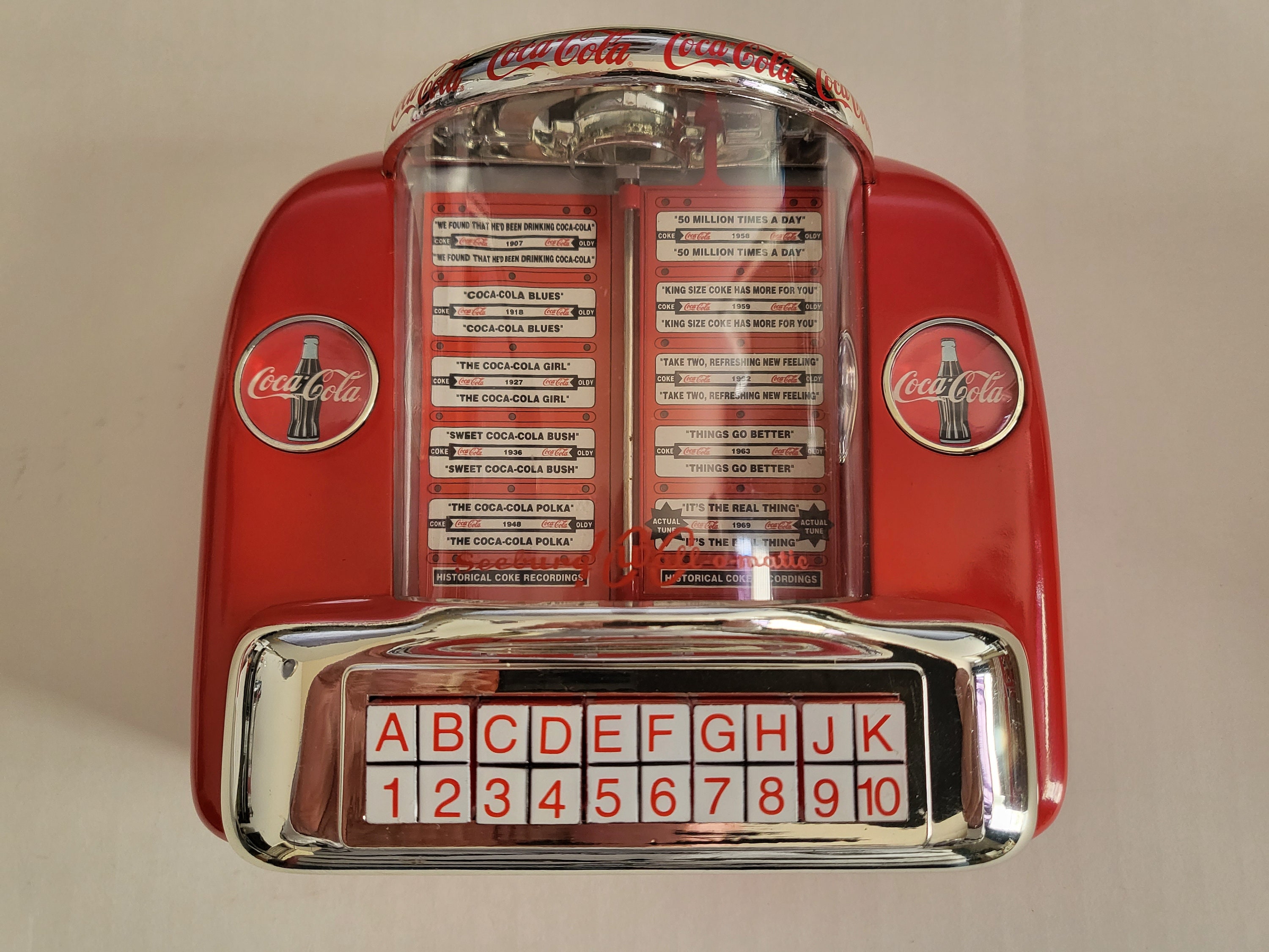 コレクション coca cola Jukebox type Radio vintage COCA-COLA Retro-Style Illuminated Musical Jukebox Sculpture