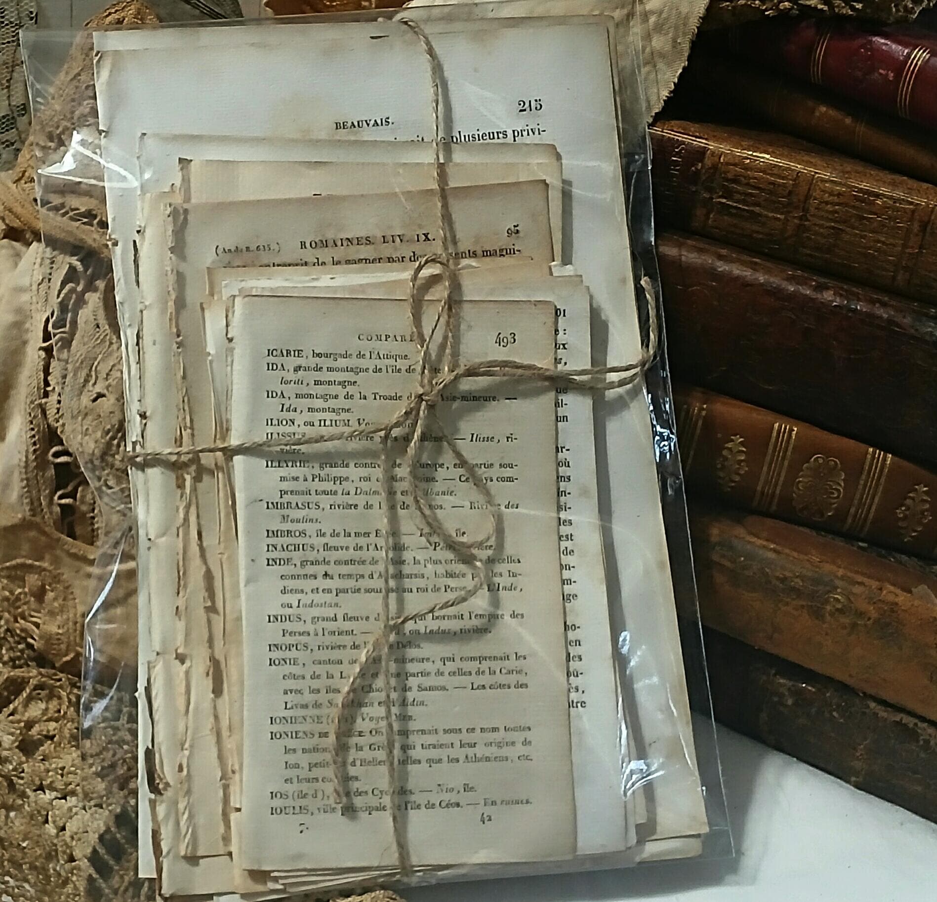 フランス洋書　古書　アンティーク　4冊セット　1800年ごろ フランス製アンティーク、時代を感じる古書4冊セット