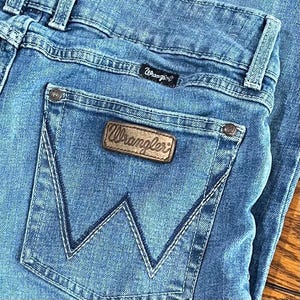 VTG Wrangler Boot Cut Blue Jeans Women's Size 11 X 32 image 6