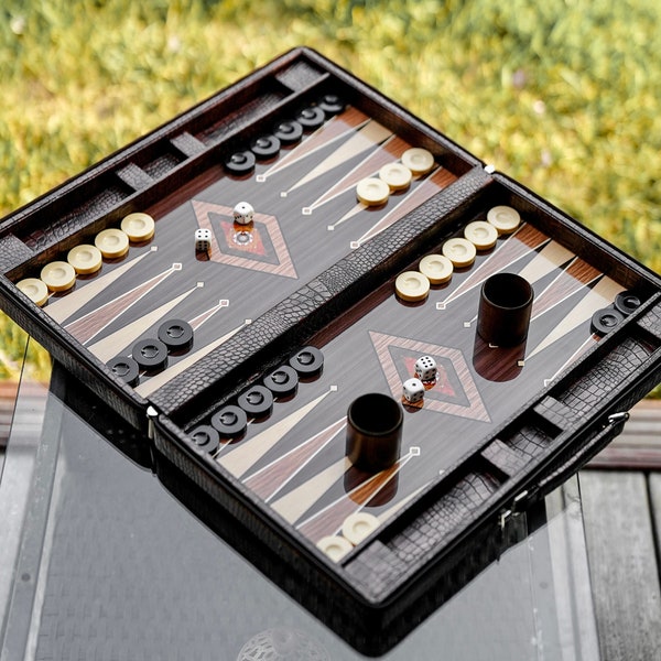 Gepersonaliseerde lederen backgammon set, handgemaakte houten backgammon set jubileumcadeau, beste cadeau-idee voor man, cadeau voor vriend verjaardag