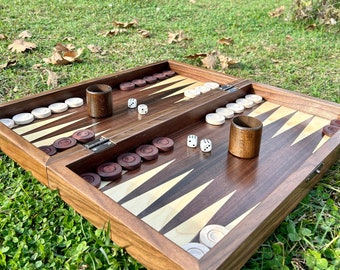Ensemble de backgammon en bois personnalisé, cadeau pour petit ami, ensemble de jacquet fait main, cadeau d'anniversaire pour mari, cadeau pour l'anniversaire d'un petit ami