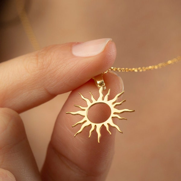 Collier soleil en argent, cadeau de Noël pour sa mère, collier soleil, collier soleil en or, pendentif à breloques soleil, collier céleste, fête des mères