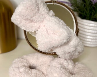 Luxurious Fluffy Spa Headband for Face Washing and Skincare with Scrunchies Set | Ideal for Spa and Self-Care