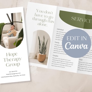 Op de afbeelding: Een drievoudig gevouwen brochure voor Hope Therapy Group, een adviesdienst. De brochure heeft een groen-wit kleurenschema met een foto van een plant in een pot. De brochure somt de aangeboden diensten op, waaronder individuele, gezins-, koppel- en kindertherapie. De tekst "EDIT IN CANVA" staat op de brochure.