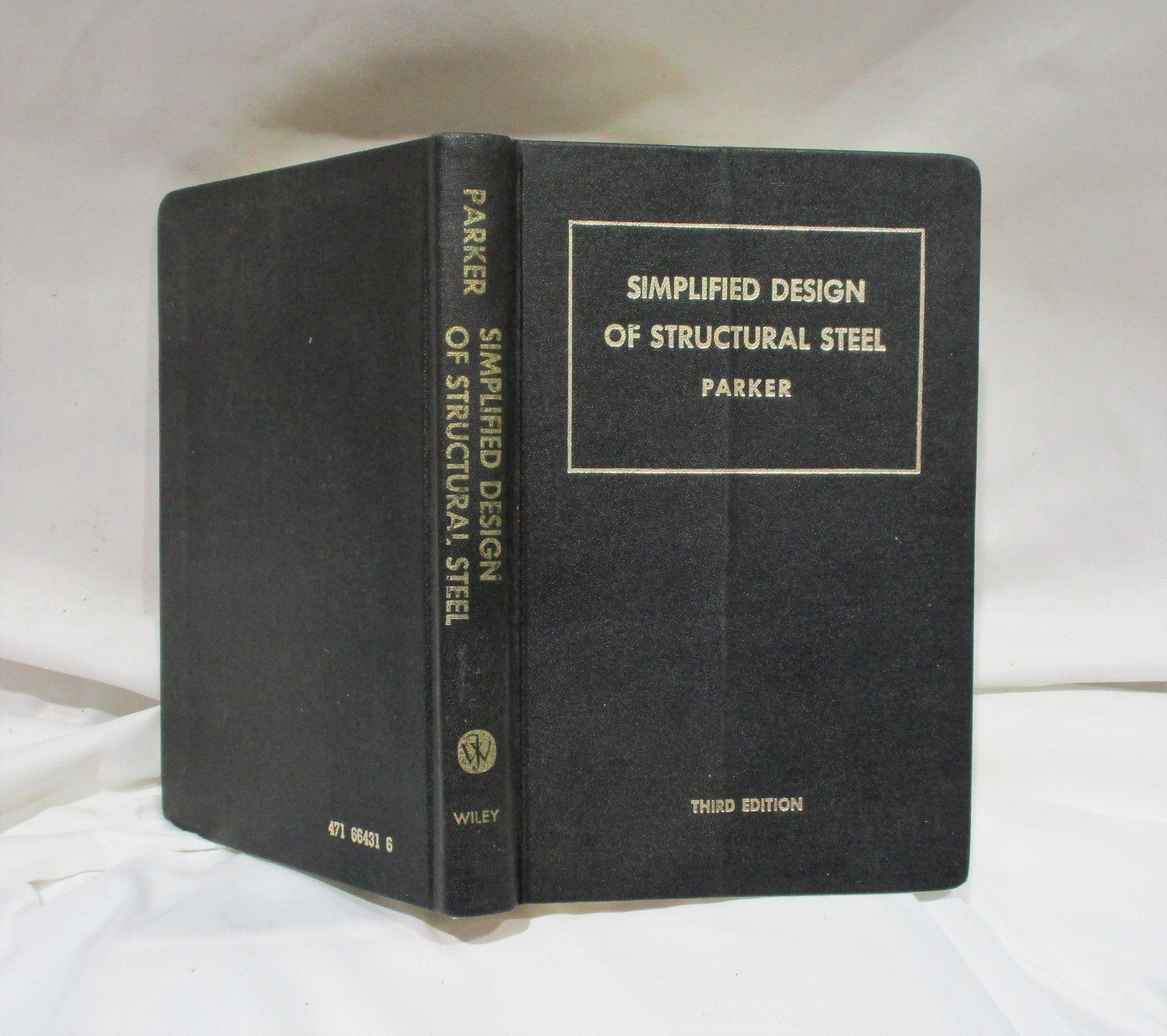 洋書 Studies in the Theory of the Parts of Sp The Structure of Scientific Revolutions Thomas S. Kuhn U of