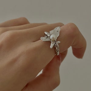 Irregular Fold Design Silver Pearl Ring with Pearl，Butterfly Silver Ring，Adjustable Ring as gift for her