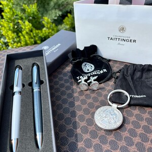 TAITTINGER Set regalo esclusivo per champagne: penne, gemelli e portachiavi con emblema dei Comtes de Champagne immagine 14