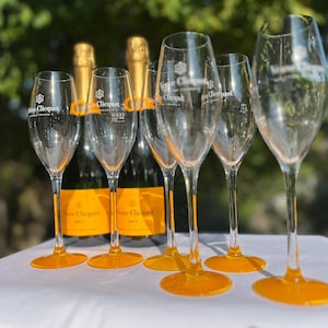 Veuve Clicquot Vintage Champagne Flute Set from the 1980s – 6 Glasses with Iconic Yellow Bases - Bottle not included
