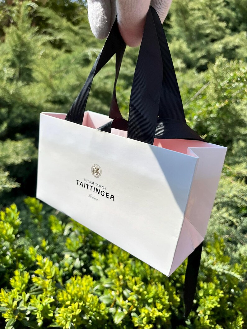 TAITTINGER Set regalo esclusivo per champagne: penne, gemelli e portachiavi con emblema dei Comtes de Champagne immagine 13