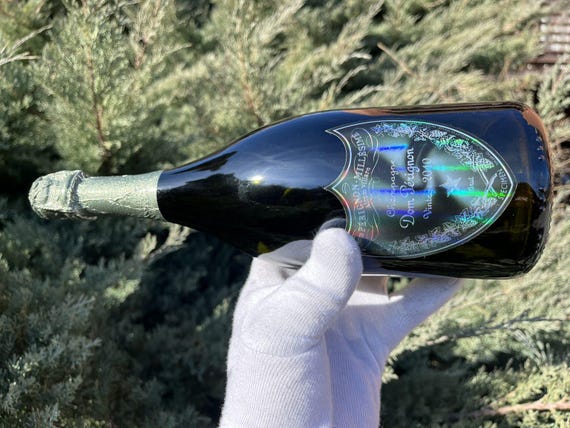 DOM PÉRIGNON Vintage Lady Gaga 0.75L – EMPTY Dummy Demonstration