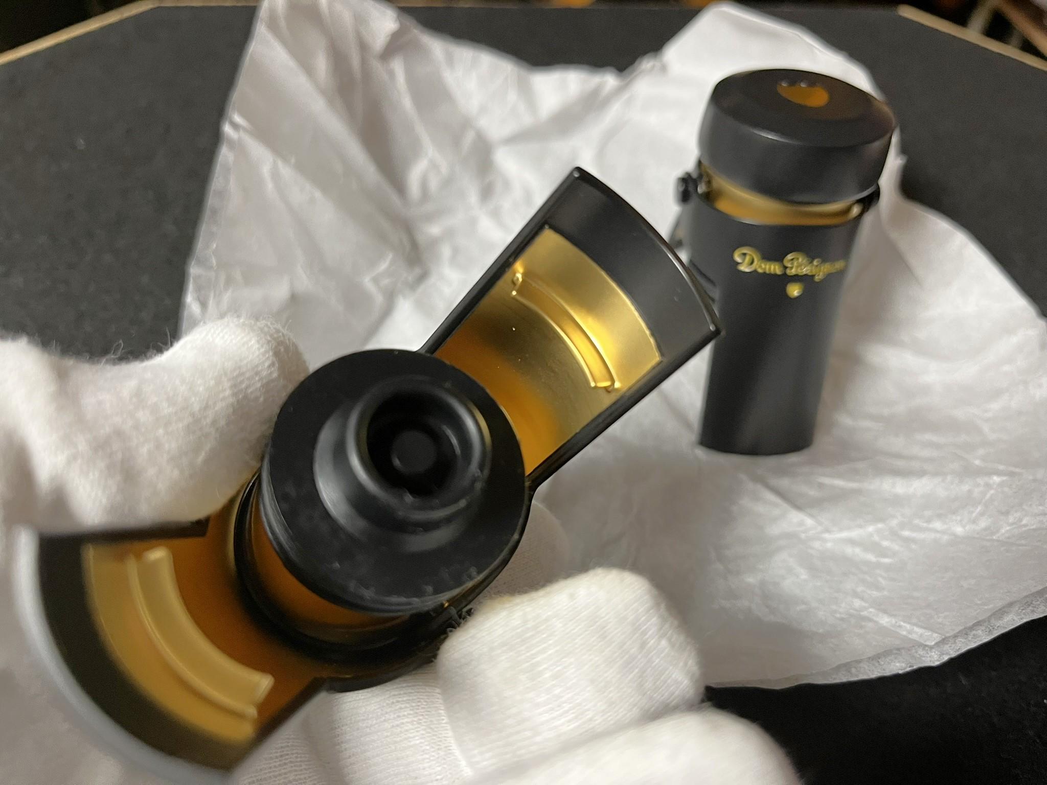 DOM PÉRIGNON シャンパンボトルストッパー（2個セット、Martin Szekely