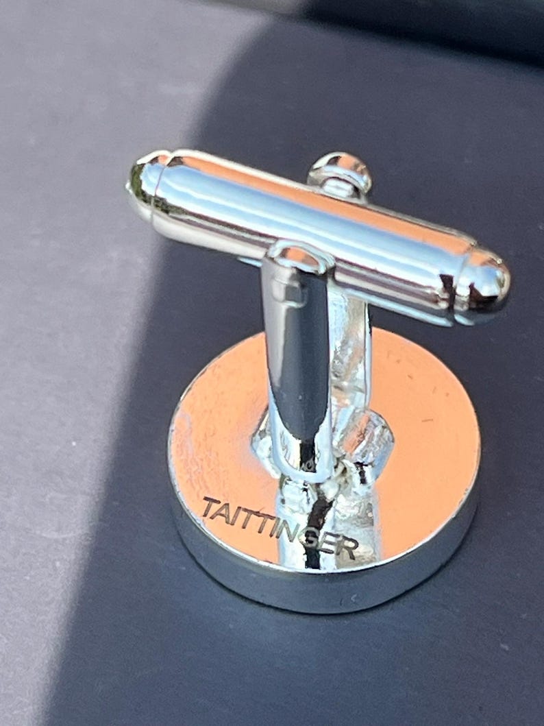 TAITTINGER Set regalo esclusivo per champagne: penne, gemelli e portachiavi con emblema dei Comtes de Champagne immagine 6