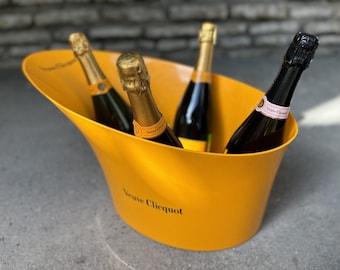 Veuve Clicquot XL champagne-ijskom – grote festivalkoeler met 6 flessen in iconisch geel