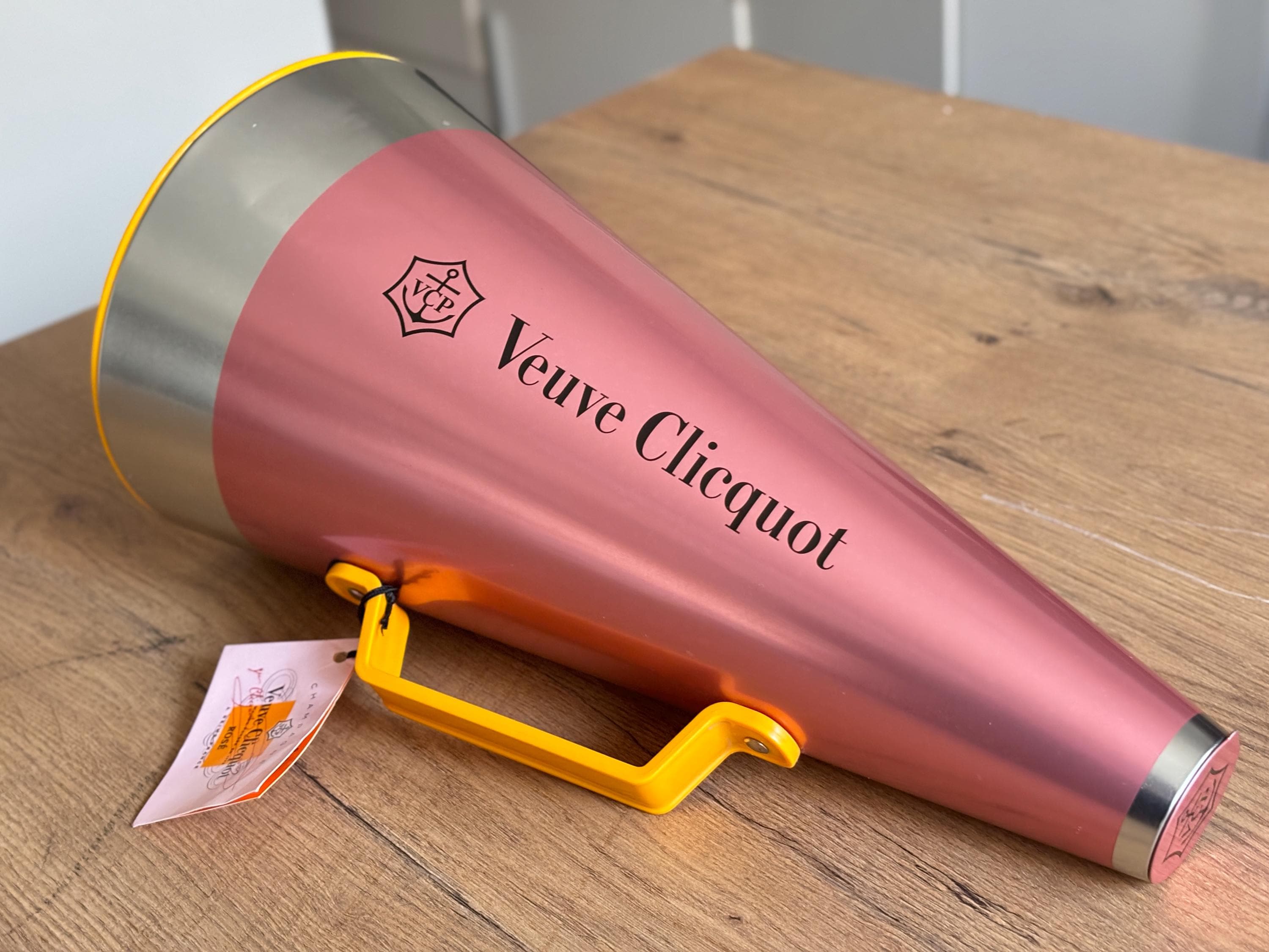 VEUVE CLICQUOT Rosé Scream Your Love Megaphone - Etsy