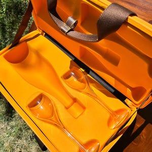 Veuve Clicquot Vintage Traveller Bag – Insulated Picnic Bag, 1990s, Champagne Glasses Included