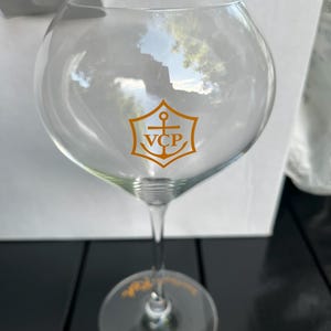 Set of 6 Veuve Clicquot Rich Champagne Glasses - Bottle not included