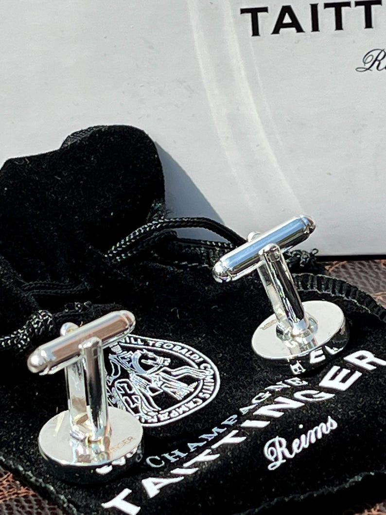 TAITTINGER Set regalo esclusivo per champagne: penne, gemelli e portachiavi con emblema dei Comtes de Champagne immagine 4