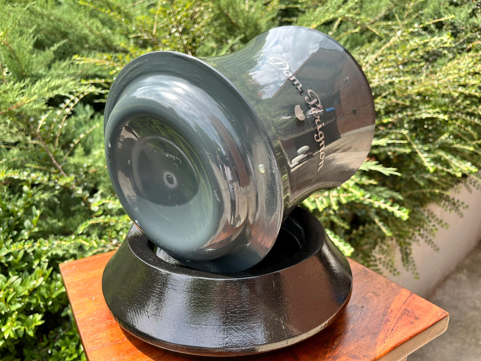 改装されたドン・ペリニヨンのプラスチック製ドリンククーラー、木製