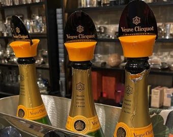3 VEUVE CLICQUOT Snap-Shut Champagne Bottle Stopper Set – 3 pcs