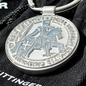 TAITTINGER Set regalo esclusivo per champagne: penne, gemelli e portachiavi con emblema dei Comtes de Champagne immagine 8