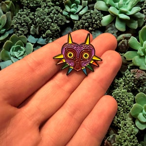 Customizable - Zelda Mejora&#39;s Mask Pin / hat pin / jacket pin  / legend of zelda