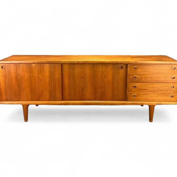 Großes H.P Hansen Mid Century Modern Sideboard in Teak