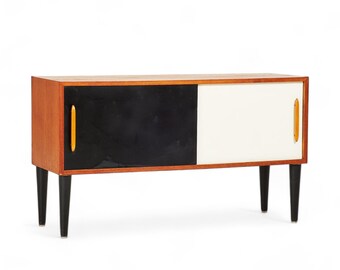 Aparador de teca Mid-Century - Muebles retro vintage con puertas correderas